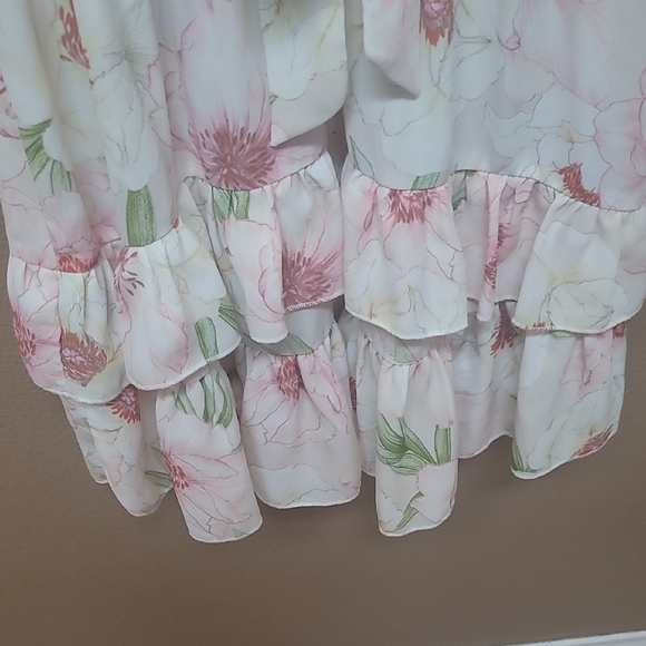 Forever 21 Floral Ruffle Mini Dress 🌸 - Picture 4 of 7